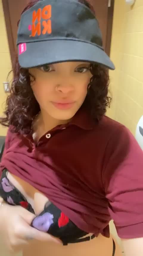 I already know every time I make your coffee you imagine me naked ready for your cum : video clip