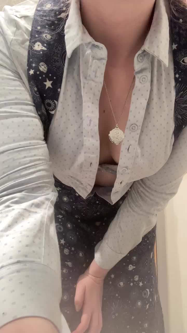 Enjoy some birthday boobies 😛 : video clip