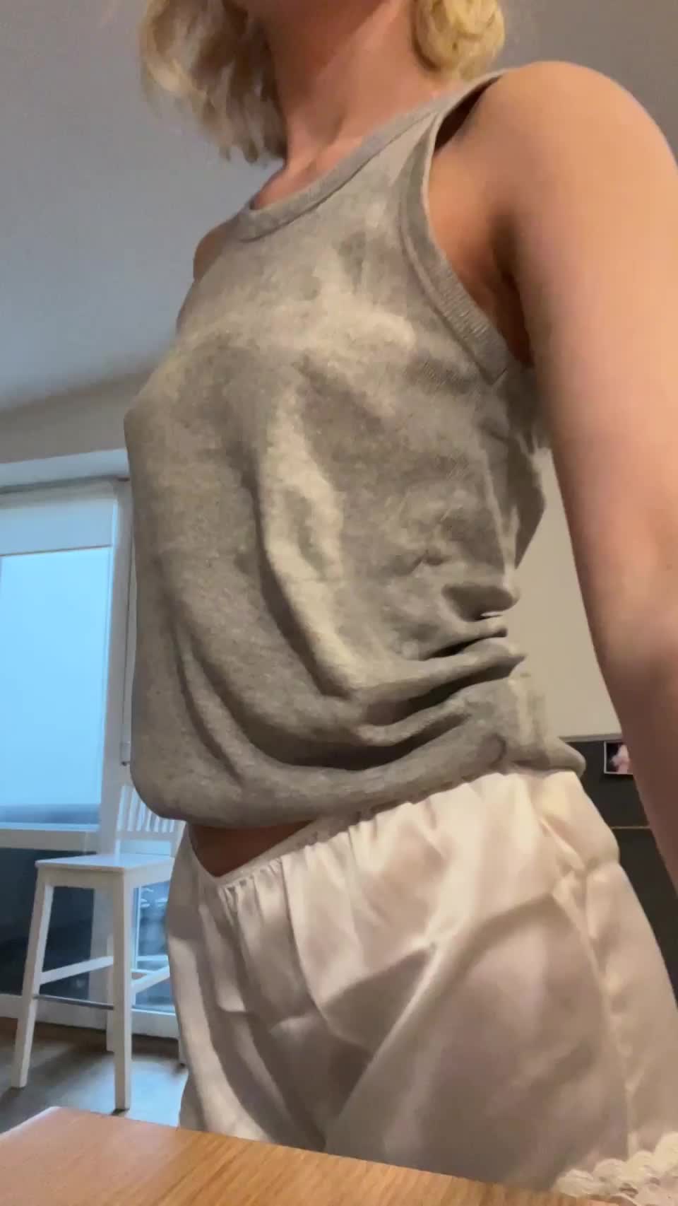If you’re not having a good day, I hope my pale body will make it better 😇🤍 : video clip