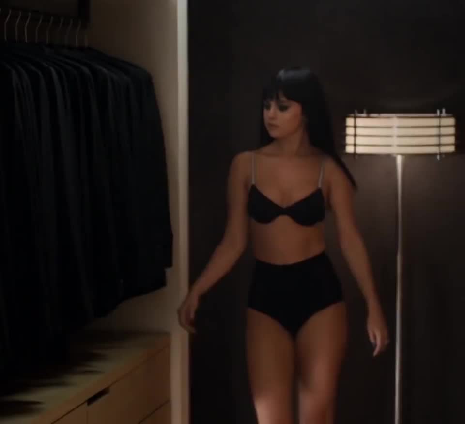 Selena Gomez [Hands To Myself] : video clip