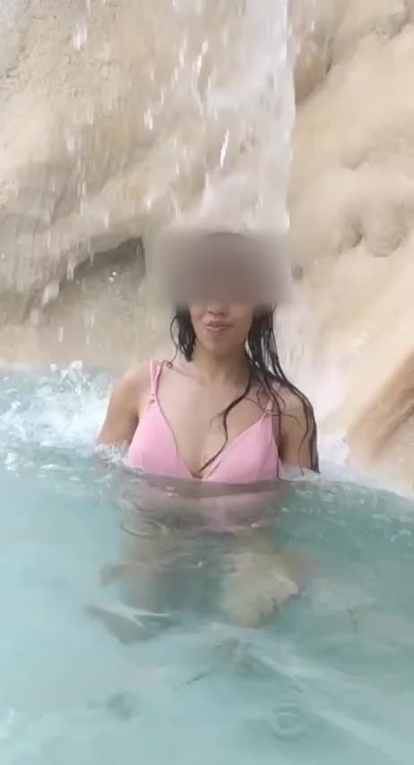 Making the visit to the water park more fun 😋 [GIF] : video clip