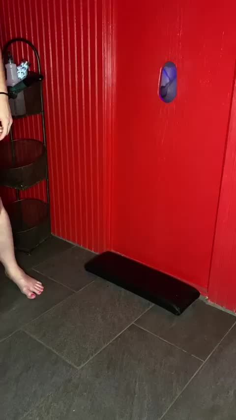 Husband filmed me taking 3 loads of cum at the gloryhole. The BBC was my favorite 😻 : video clip
