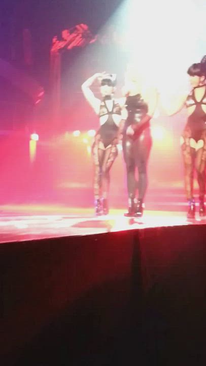 Perfect Place to Gangbang Britney Spears : video clip