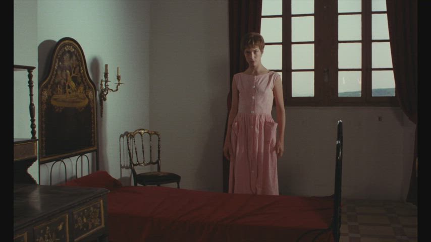 Jane Birkin in Je t'aime Moi Non Plus (1976)