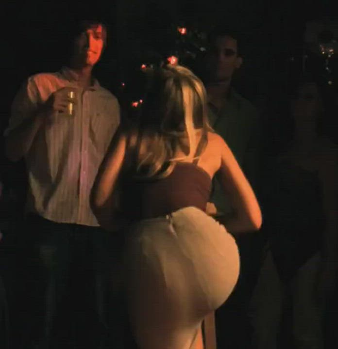 Kristen Bell has an ass I would love to fuck & eat anytime of the day. : video clip
