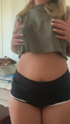 I hope there are some older man down to fuck my 19 year old body😇 : video clip