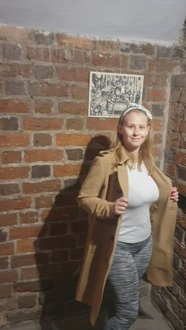 It's a museum. You see these pictures behind me. Well then 500 years ago I would have ended up like this. heh [GIF] : video clip