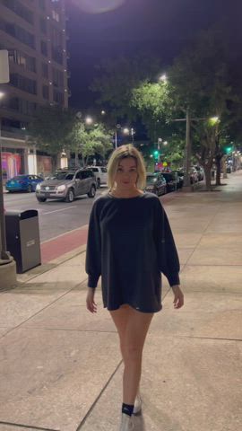 Half send boob bounce in downtown Austin.. i was a little bit embarrassed ok 🙉🙈 : video clip