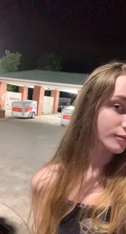Hoping a horny dad catches me flashing my pussy at the carwash : video clip