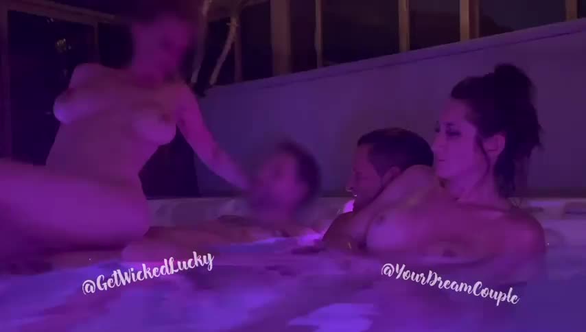 [MMFF] New hot tub fun : video clip