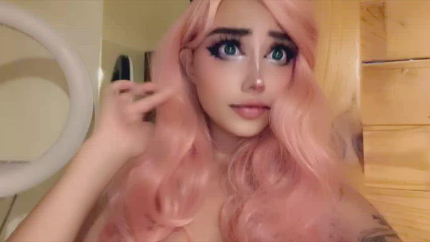 would u date a 19y/o anime girl : video clip