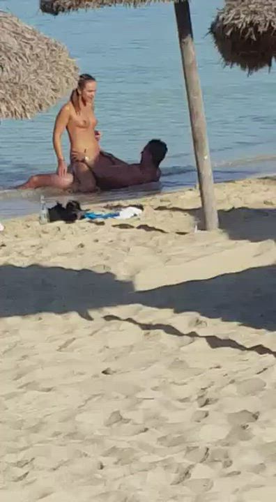 Beach Fuck : video clip