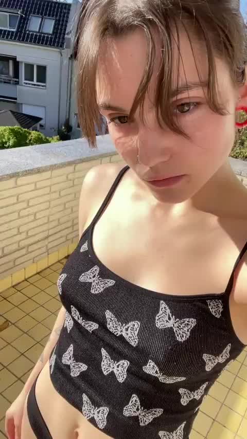 my small 18 year old boobs are charged by sunlight : video clip