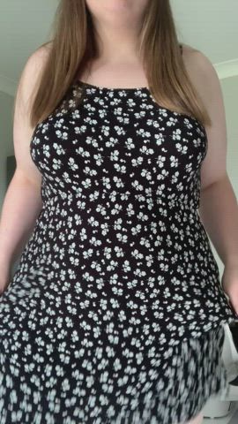 What's better than a curvy woman in a sundress? : video clip