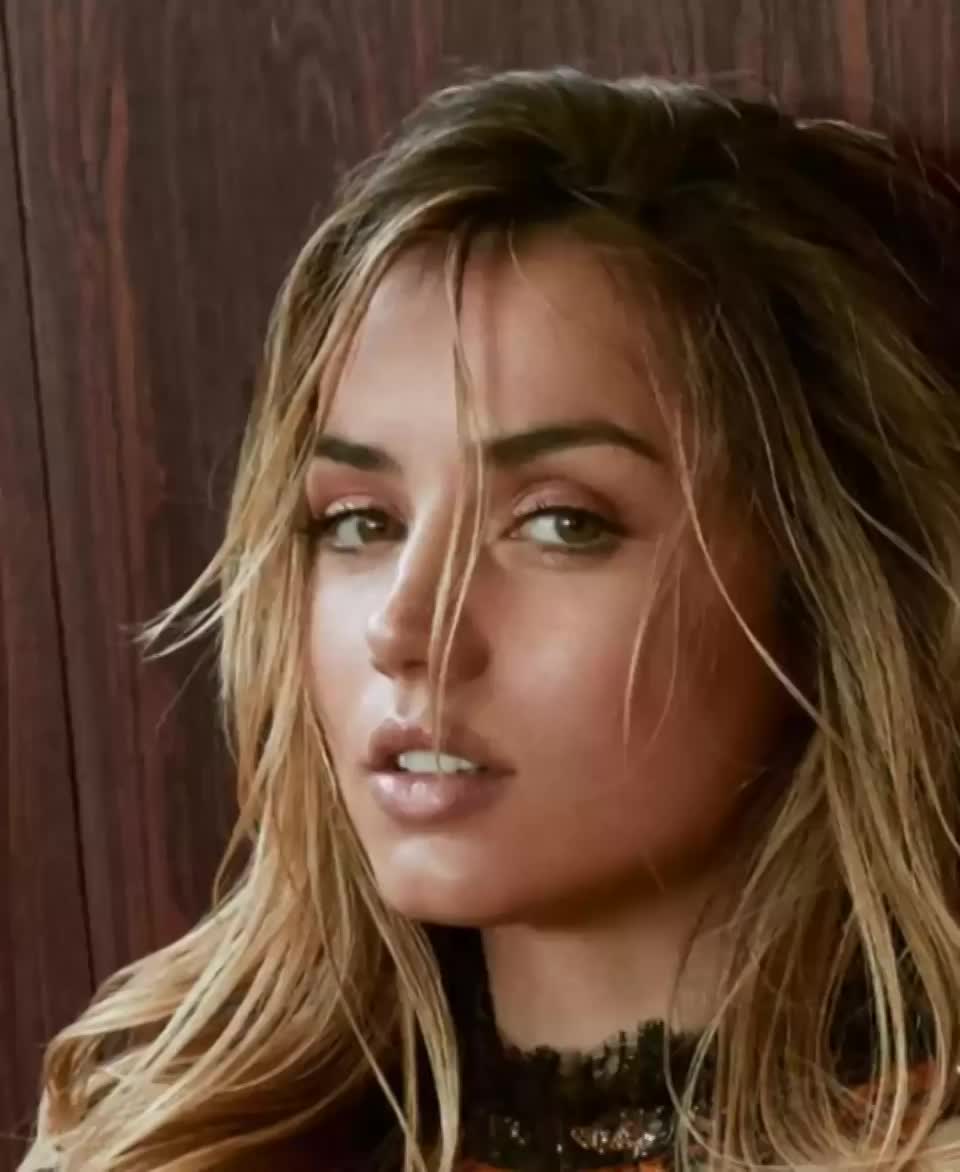 Ana de Armas collage : video clip