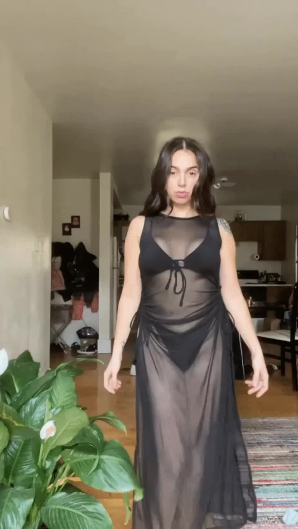 I'm not just a breeding material with this dress, I can meet your mom too ;) : video clip