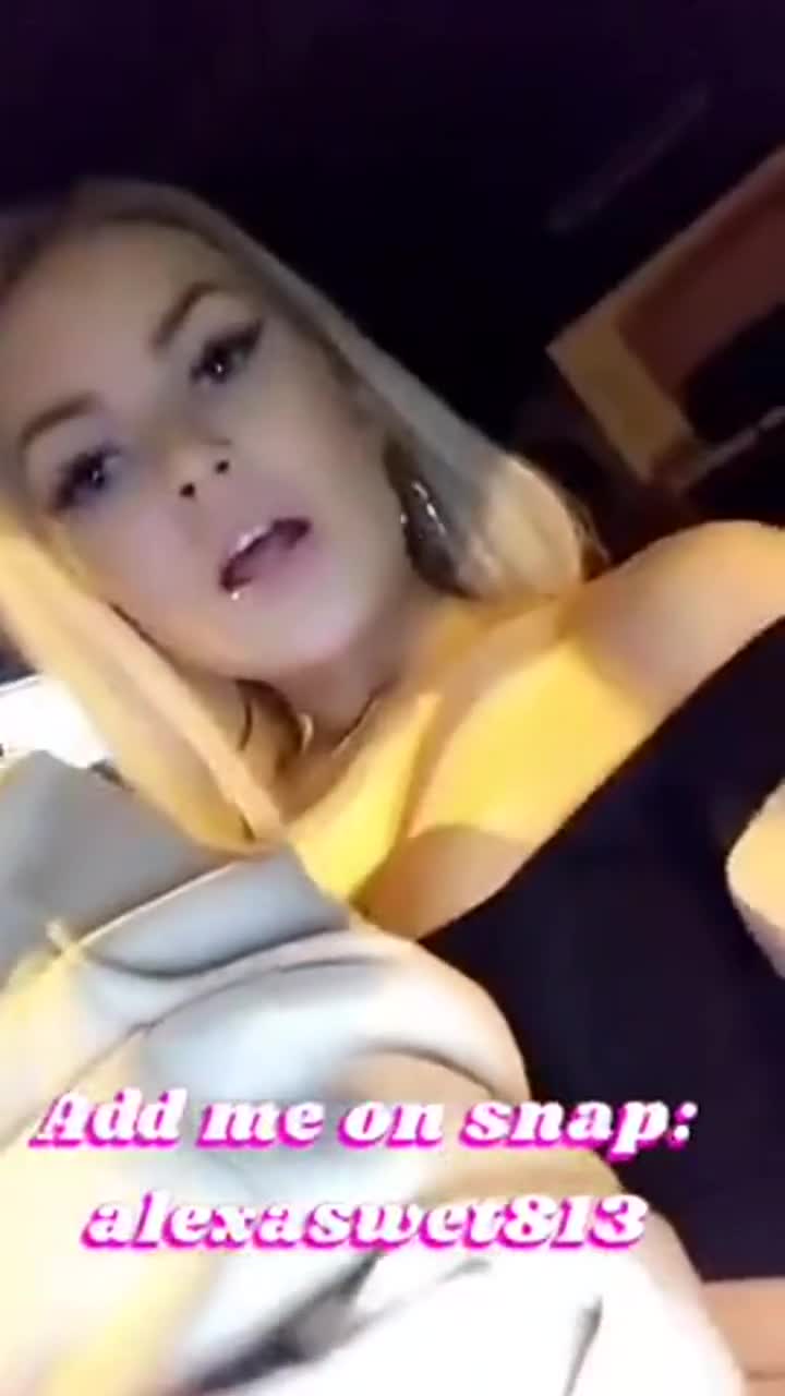 Almost got caught from a policewoman : video clip