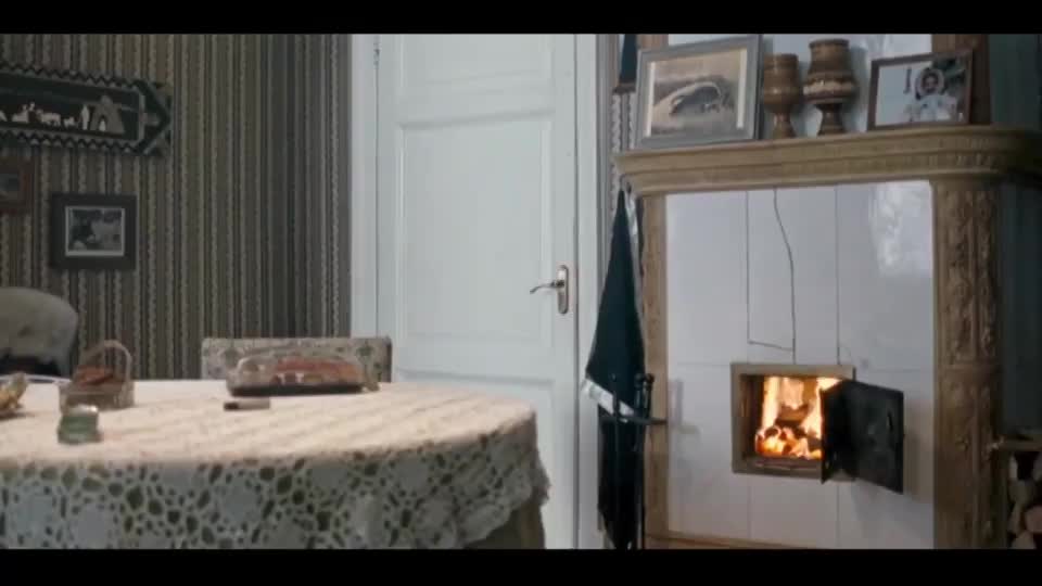 Aida Tumutova in Kochegar (The Stoker, 2010) : video clip