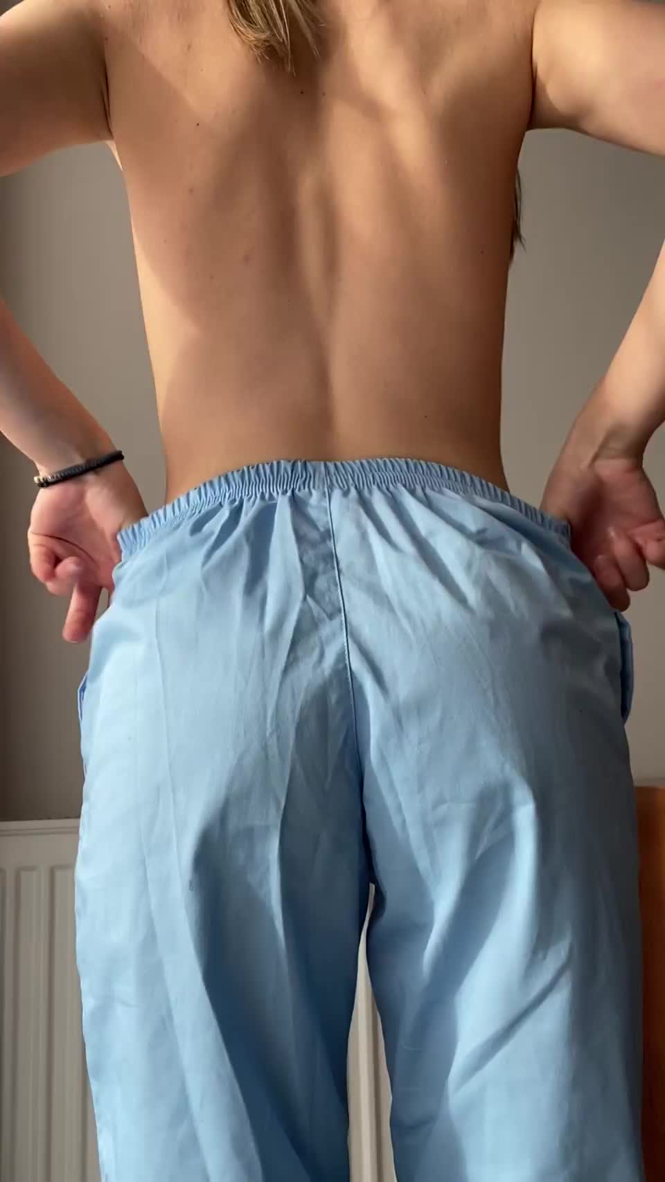When the shy nurse flash her ass : video clip