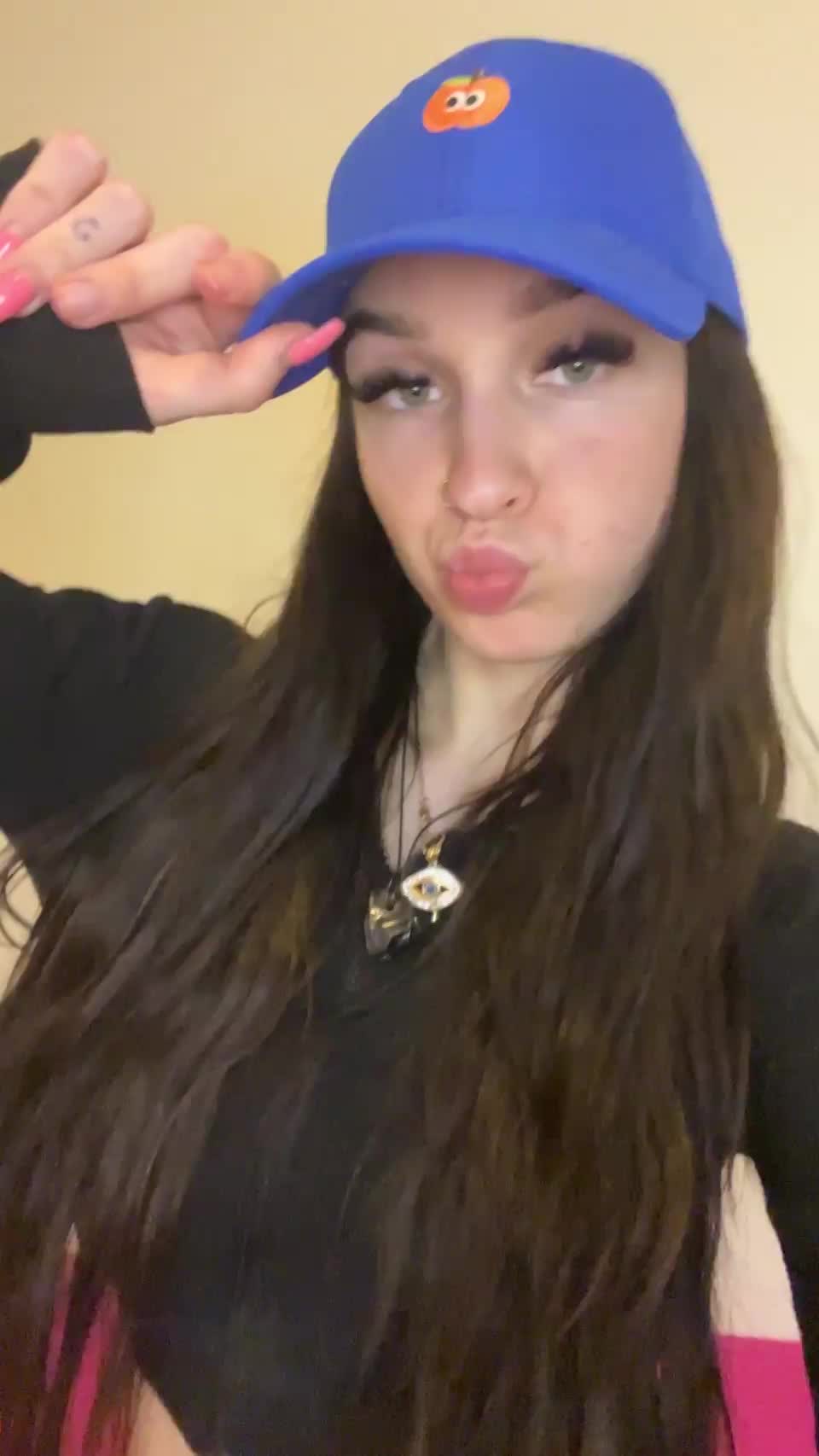 you caught me flashing at the gym, what you doing next : video clip