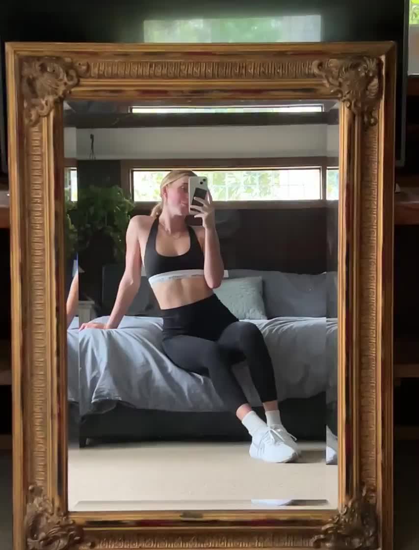 Can I be your fuckdoll? 18 : video clip
