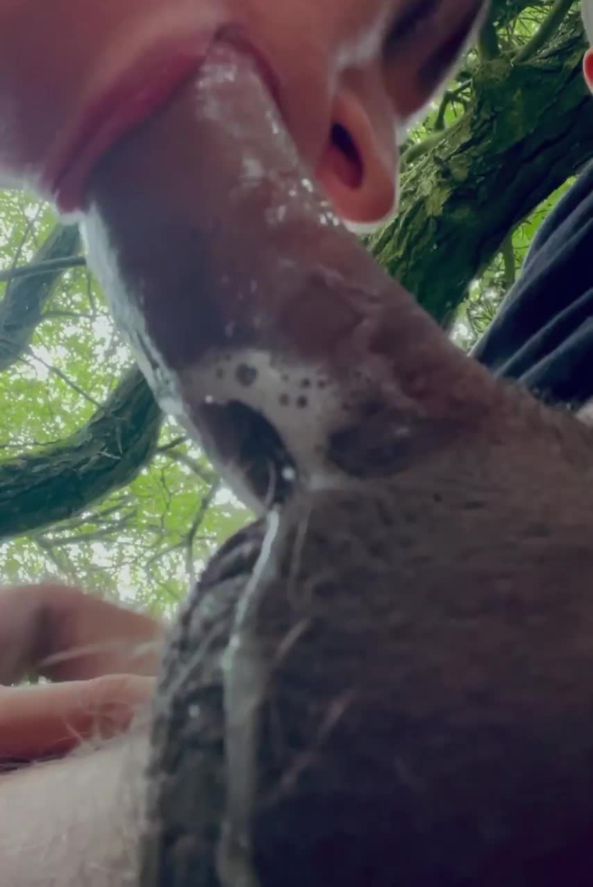 When you're horny in a public park : video clip