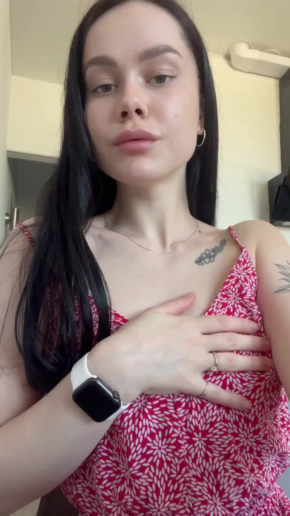I know you want to cum on them : video clip