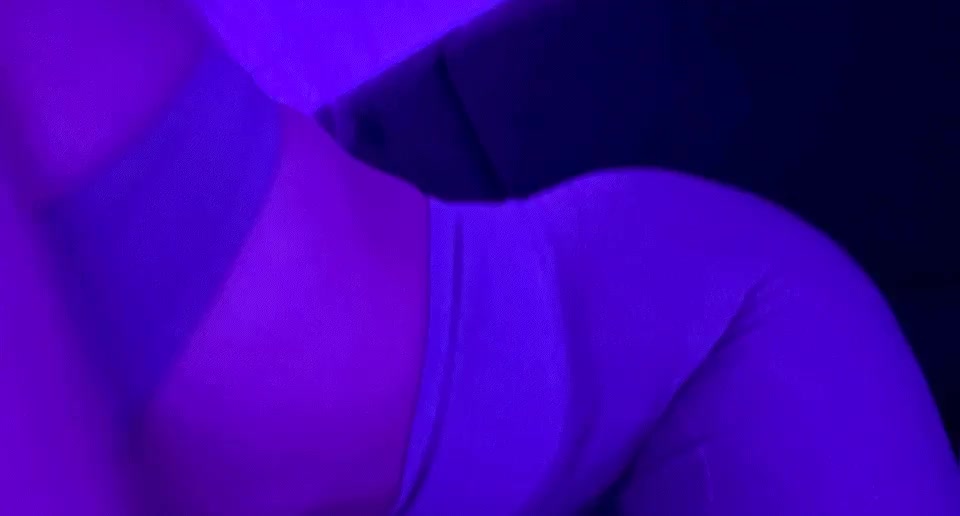 I can drop my bra if you would like : video clip