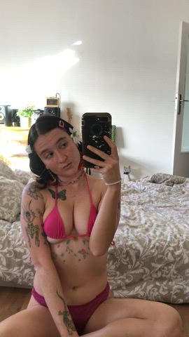 Wish I had a man to send selfies like this : video clip