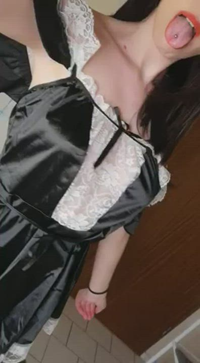 Just need a bit of your cum to complete my slutty housemaid outfit : video clip