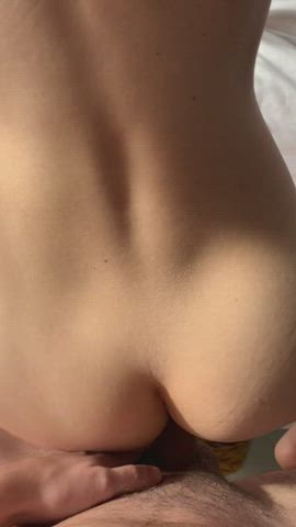 Thick cumshot on my back. : video clip