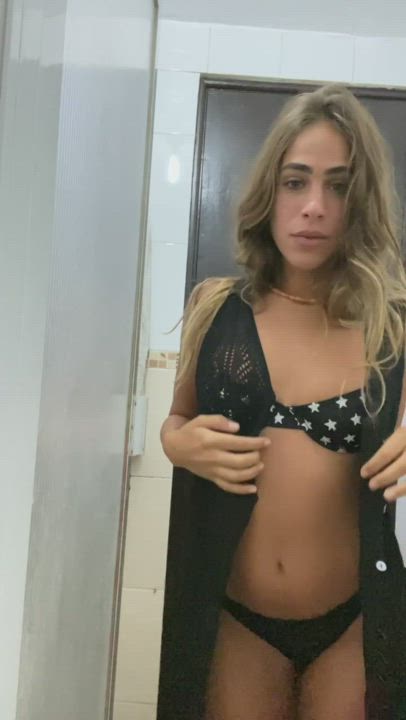 Can you stay here for a while to enjoy my sexy body? : video clip