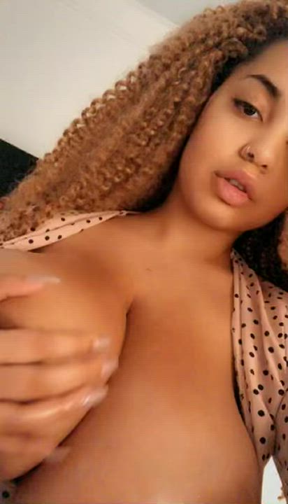 Sexy ebony babe : video clip