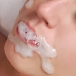Covered her mouth : video clip