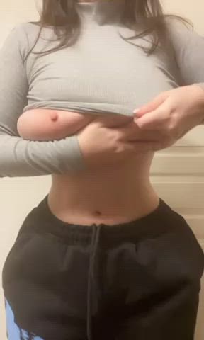 My tits are too big for this crop top : video clip