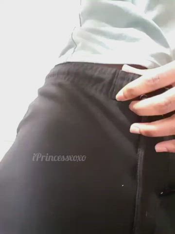 Is my ass curvy? : video clip