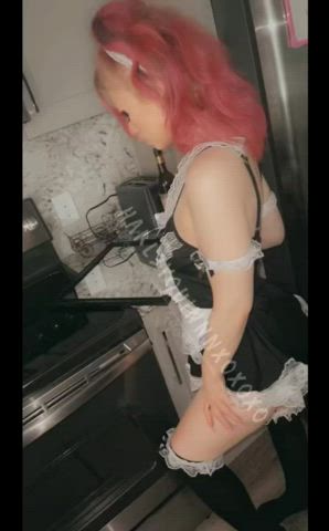I started cleaning & got distracted😩🤫 interact if youd fuck the maid : video clip