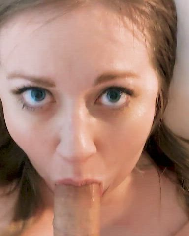 Young face plastered with hot sticky cum : video clip