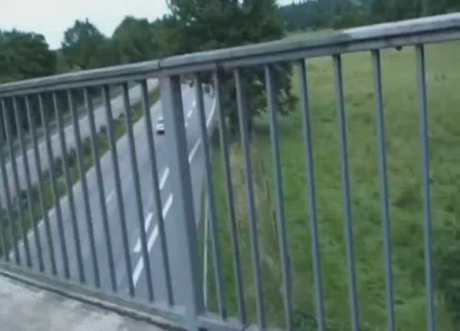 For more Fahrvergnügen on the Autobahn : video clip