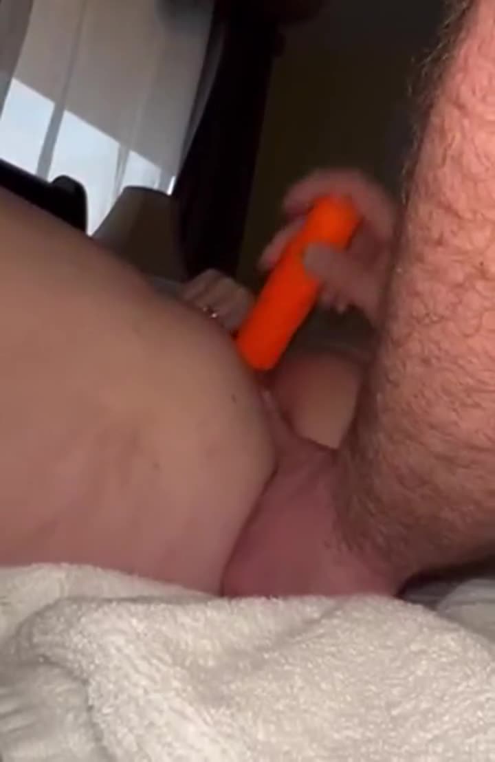 Just another day wetting the bed. 💦 : video clip