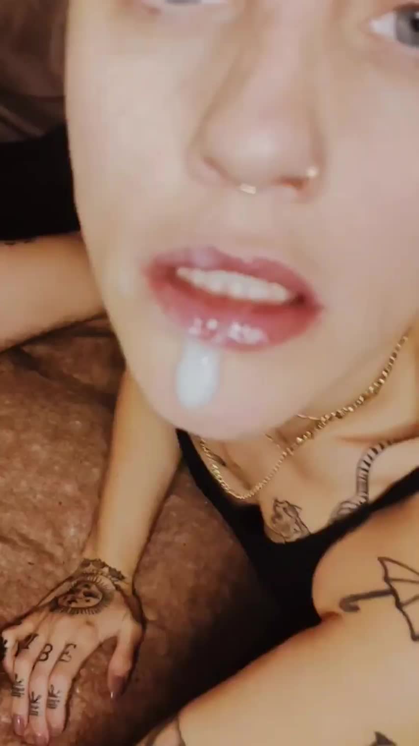 i want it laid on me, I dont mind where just give me the load! : video clip