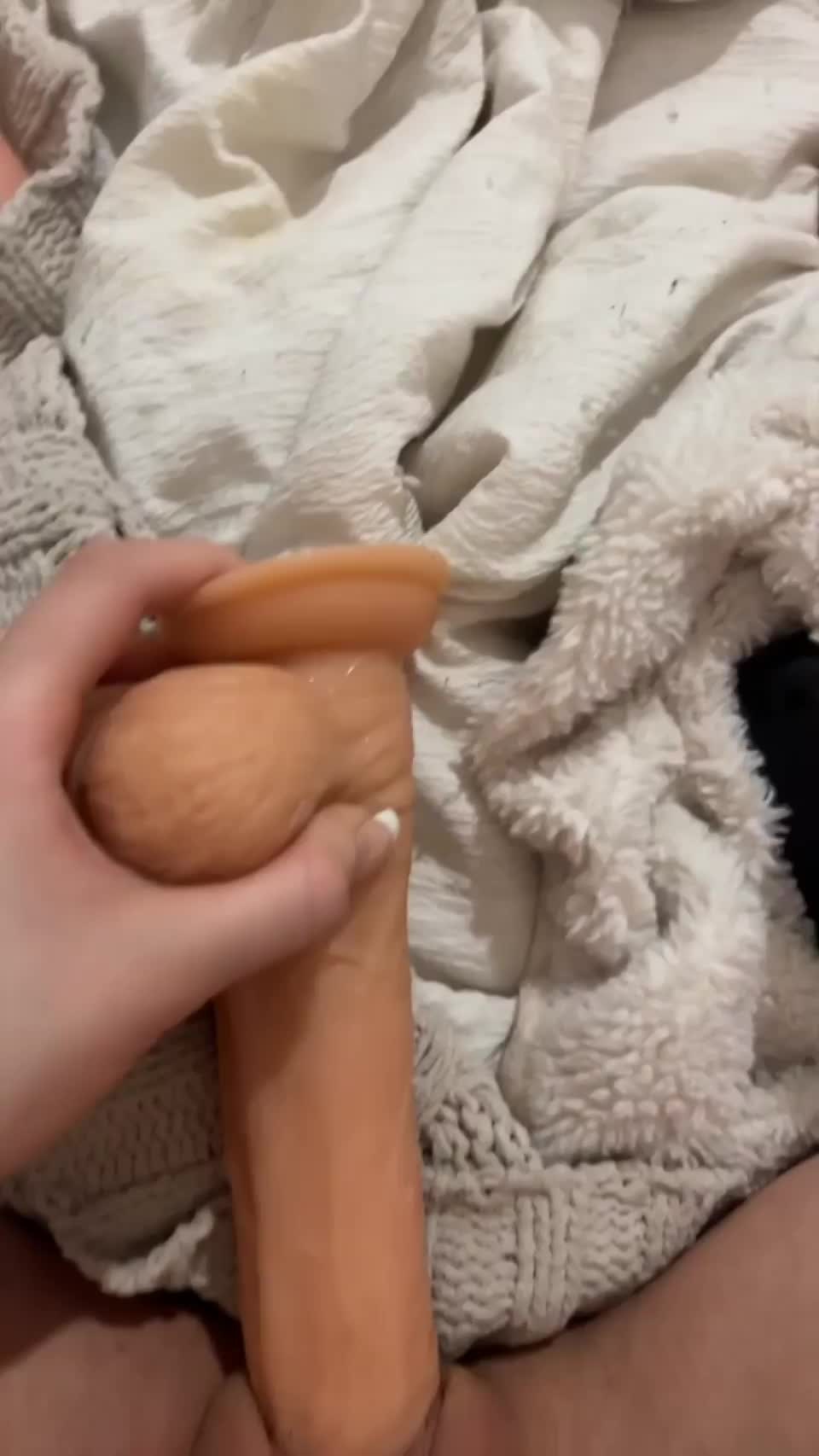 Hope you like it wet : video clip
