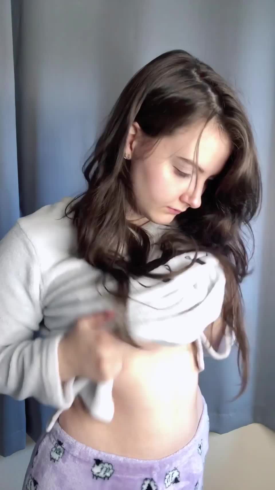 Feeling a little shy : video clip