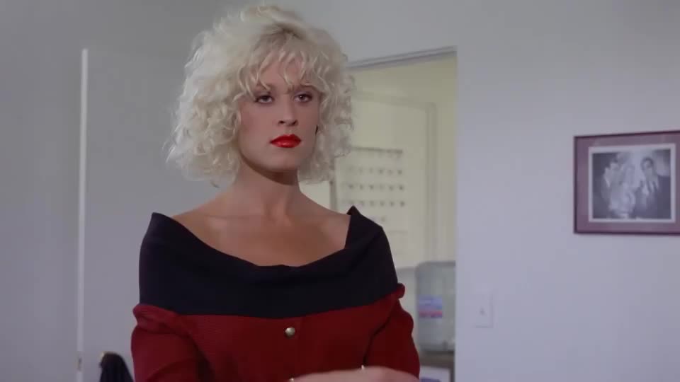 Delia Sheppard in Haunting Fear : video clip