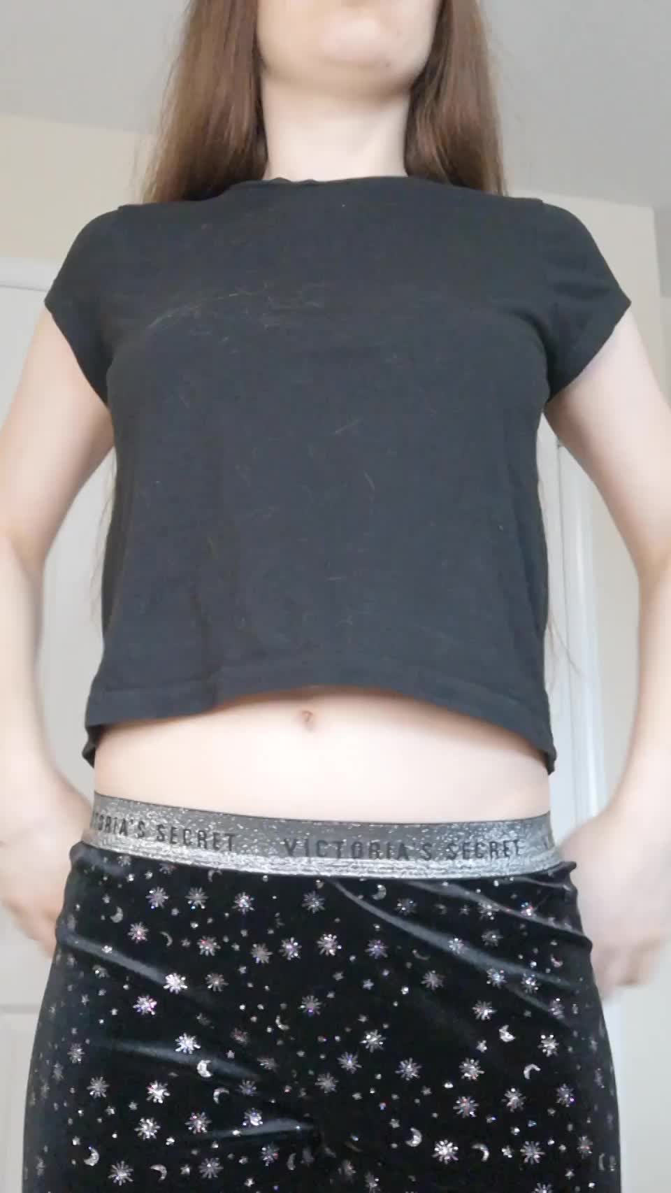 underboob is the best part : video clip