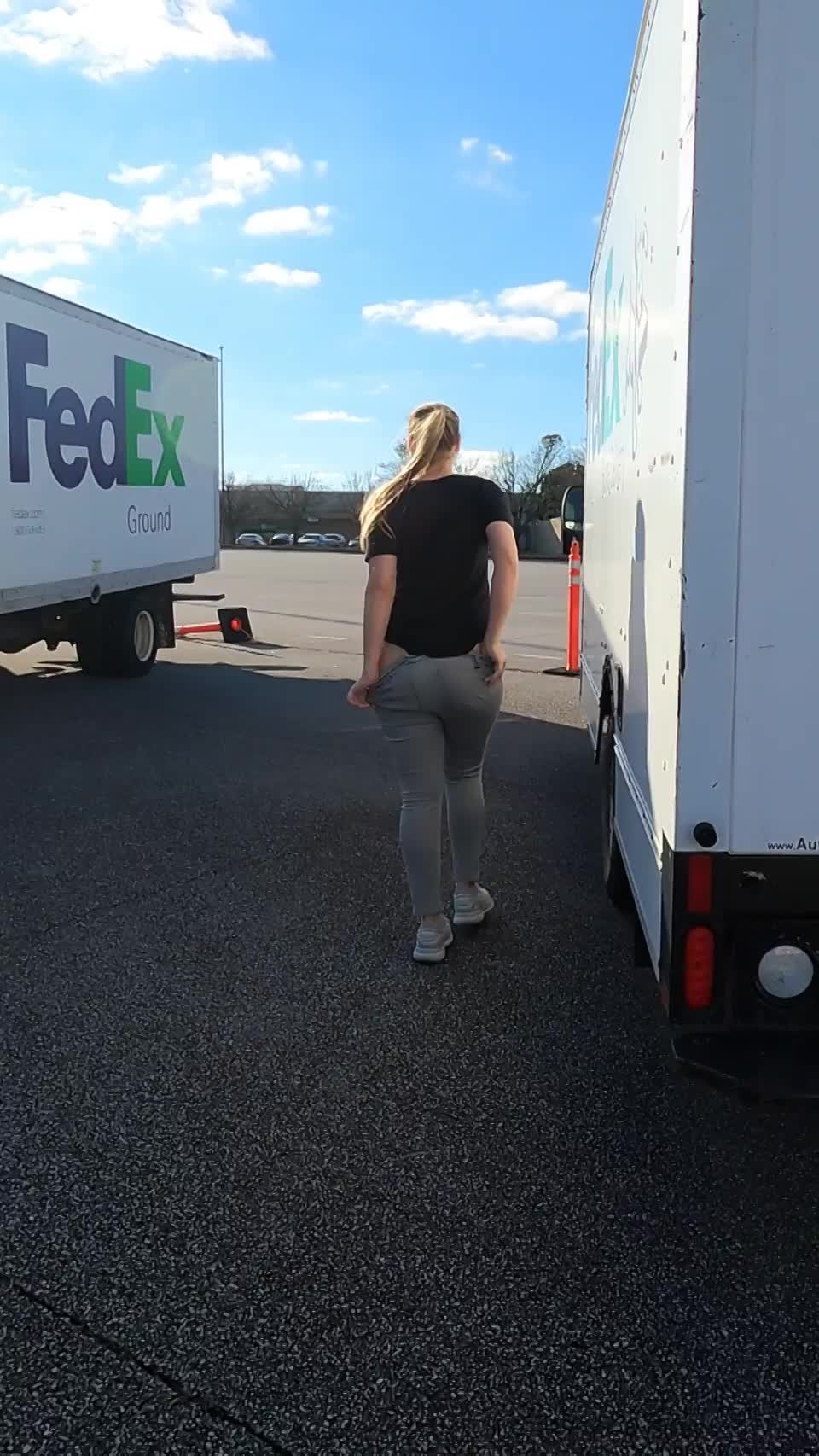 Wishing I could FedEx This Pussy For A Cream Pie : video clip