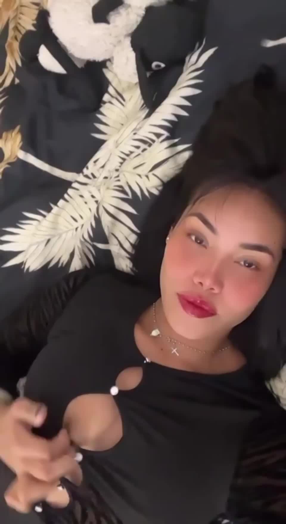 I know your dreaming about cumming in my Asian body : video clip