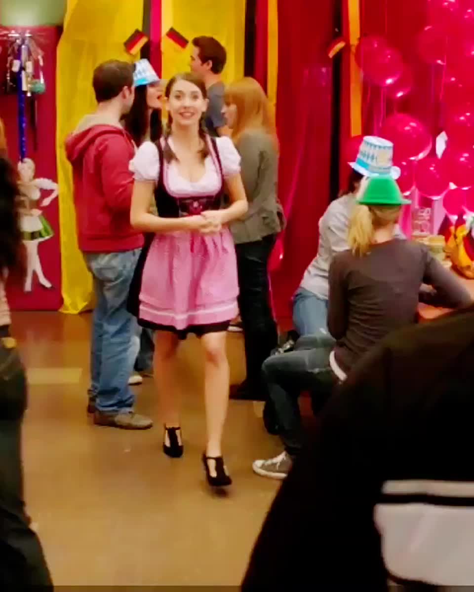 Alison Brie in a dirndl and pigtails (Community) : video clip