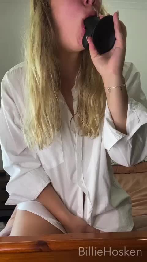 I love shoving it down my throat : video clip
