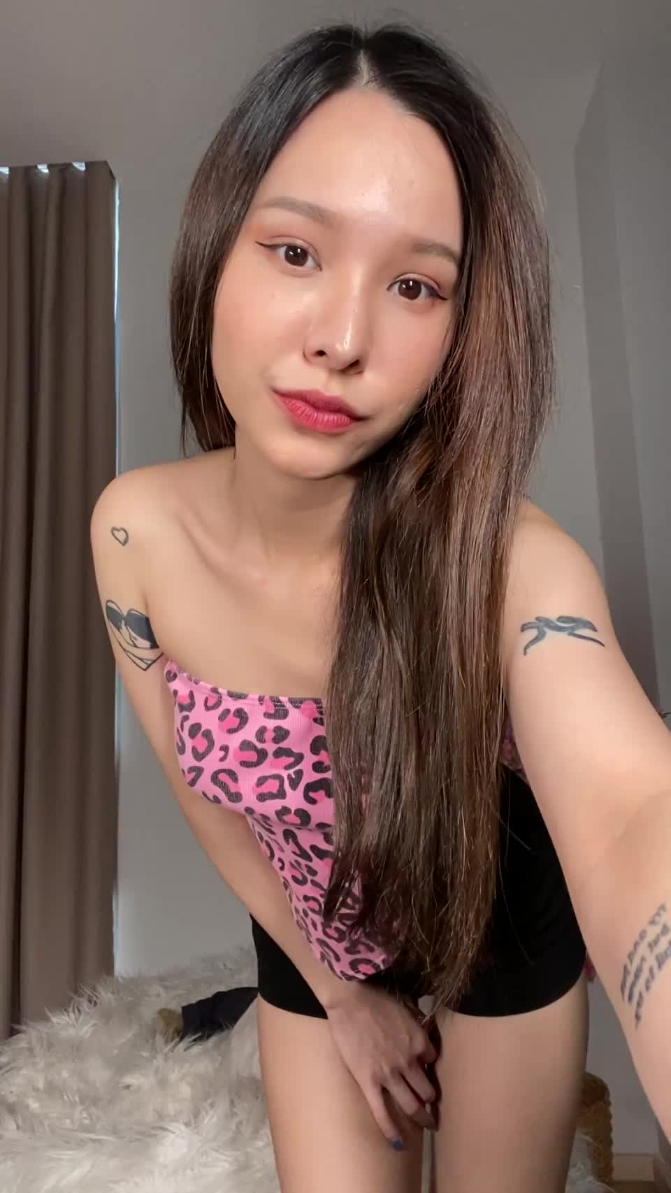 Finally decided to show my pretty titties : video clip